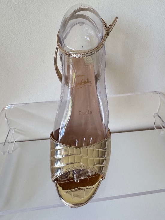 Christian Louboutin Gold Snakeskin Heel Sandals in size 38 offer a peep toe desi - Picture 5 of 15